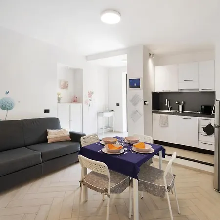 Splendido Con Giardino דירה